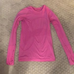Swiftly tech long sleeve in perfect condition